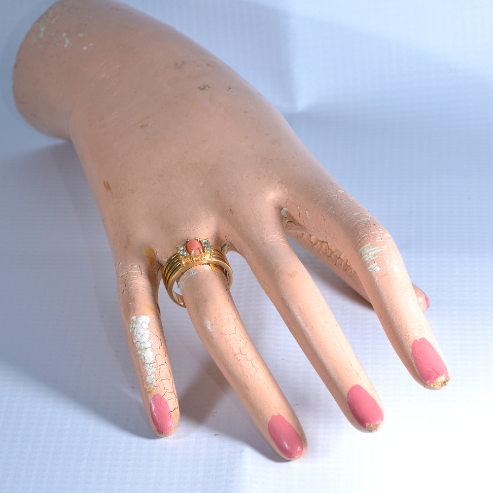 SOLD vintage Avon gold tone ring coral rhinestone sz 6 - Picture 4 of 5